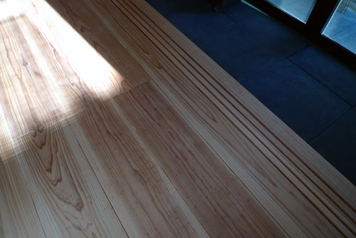 練馬の住宅　蓄熱式床暖房の効果を体感