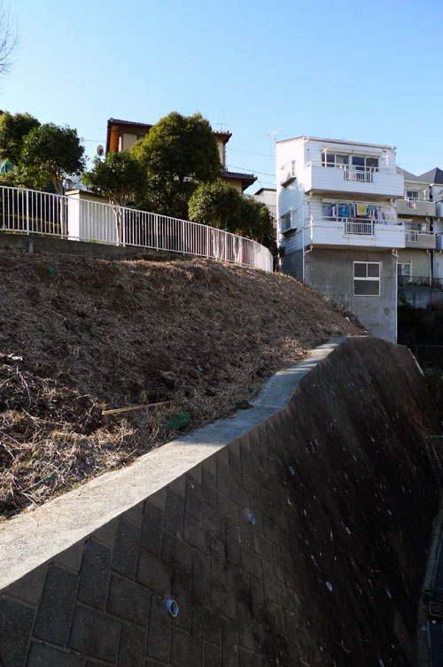 地盤調査も大変です、、、