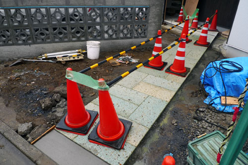 東松山の二世帯住宅　アプローチ