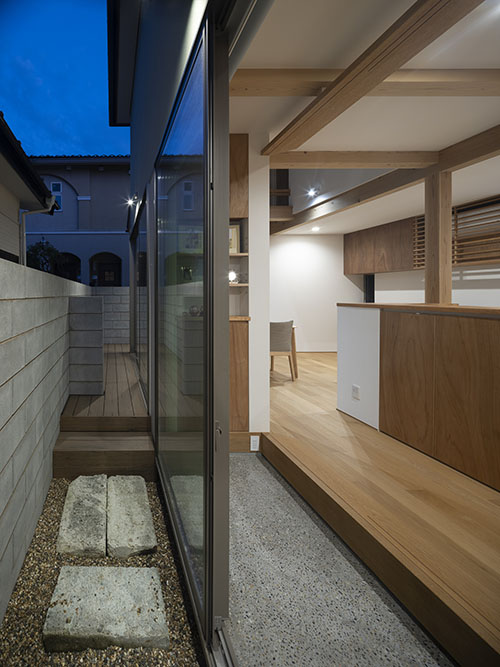 アプローチ　隙景の家　その2