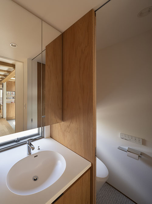 水まわりの仕切り　隙景の家　その7