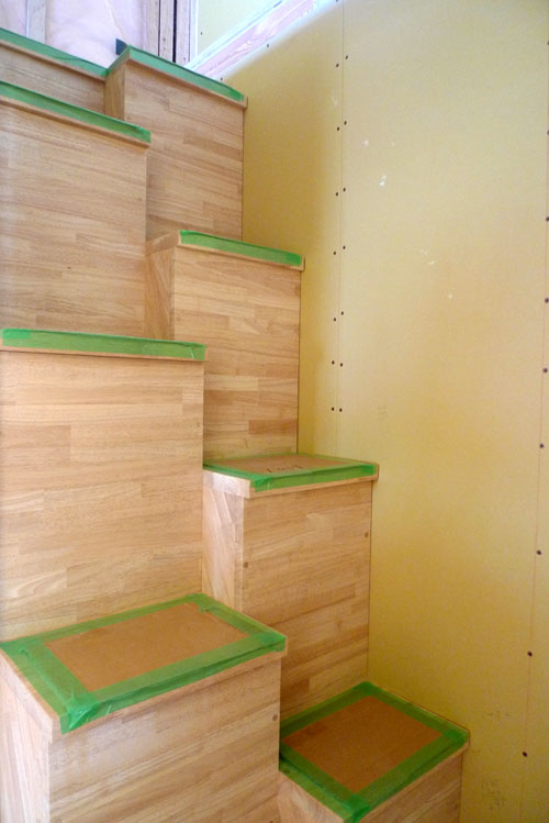 東松山の二世帯住宅　互い違い階段